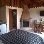 Ana Julia Chales Monte Verde Mg