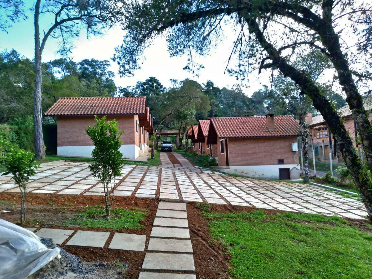 Ana Julia Monte Mg Chalé *